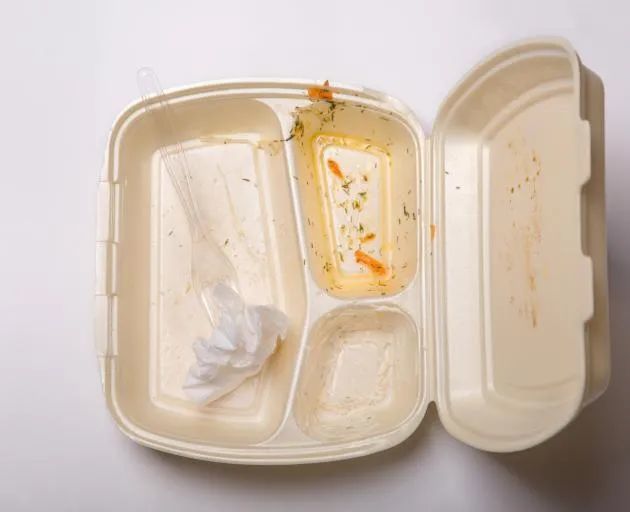 塑料制品分解，挑战与解决方案