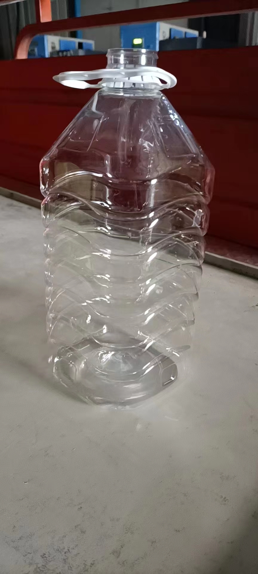塑料制品与酒精，一种复杂而重要的关系
