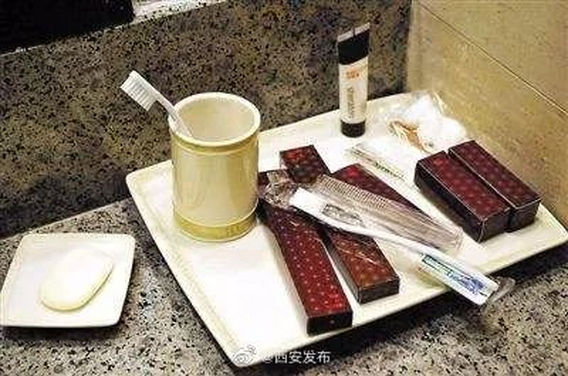 酒店减少塑料制品，绿色行动，共创可持续未来