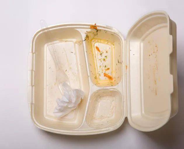微塑料制品，现代生活的双刃剑