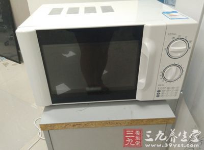 塑料制品与微波炉加热，一种现代生活方式的双刃剑效应