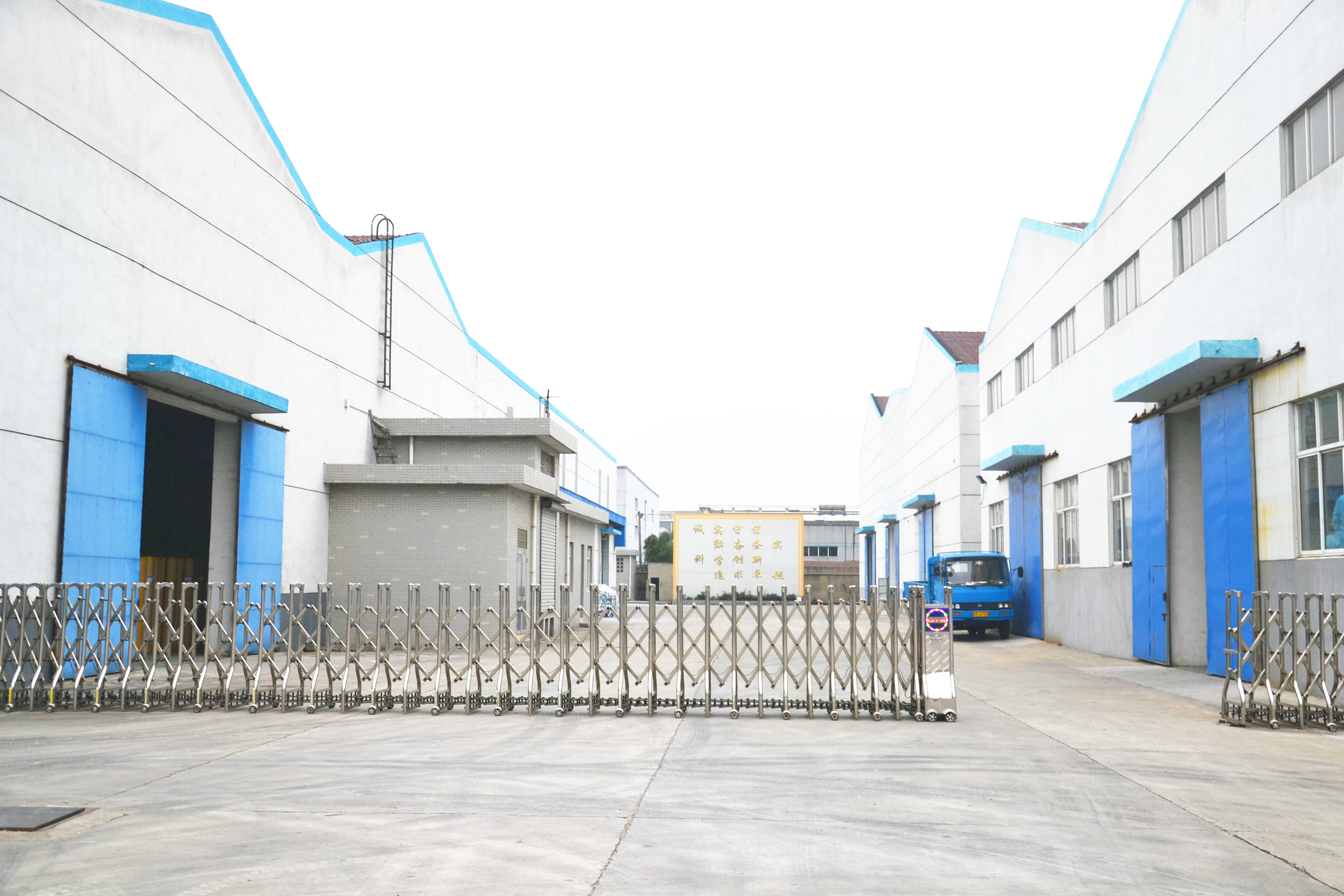 江阴市塑料制品公司的崛起与挑战