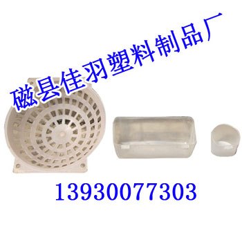 鸡的塑料制品，现代禽畜养殖的新选择